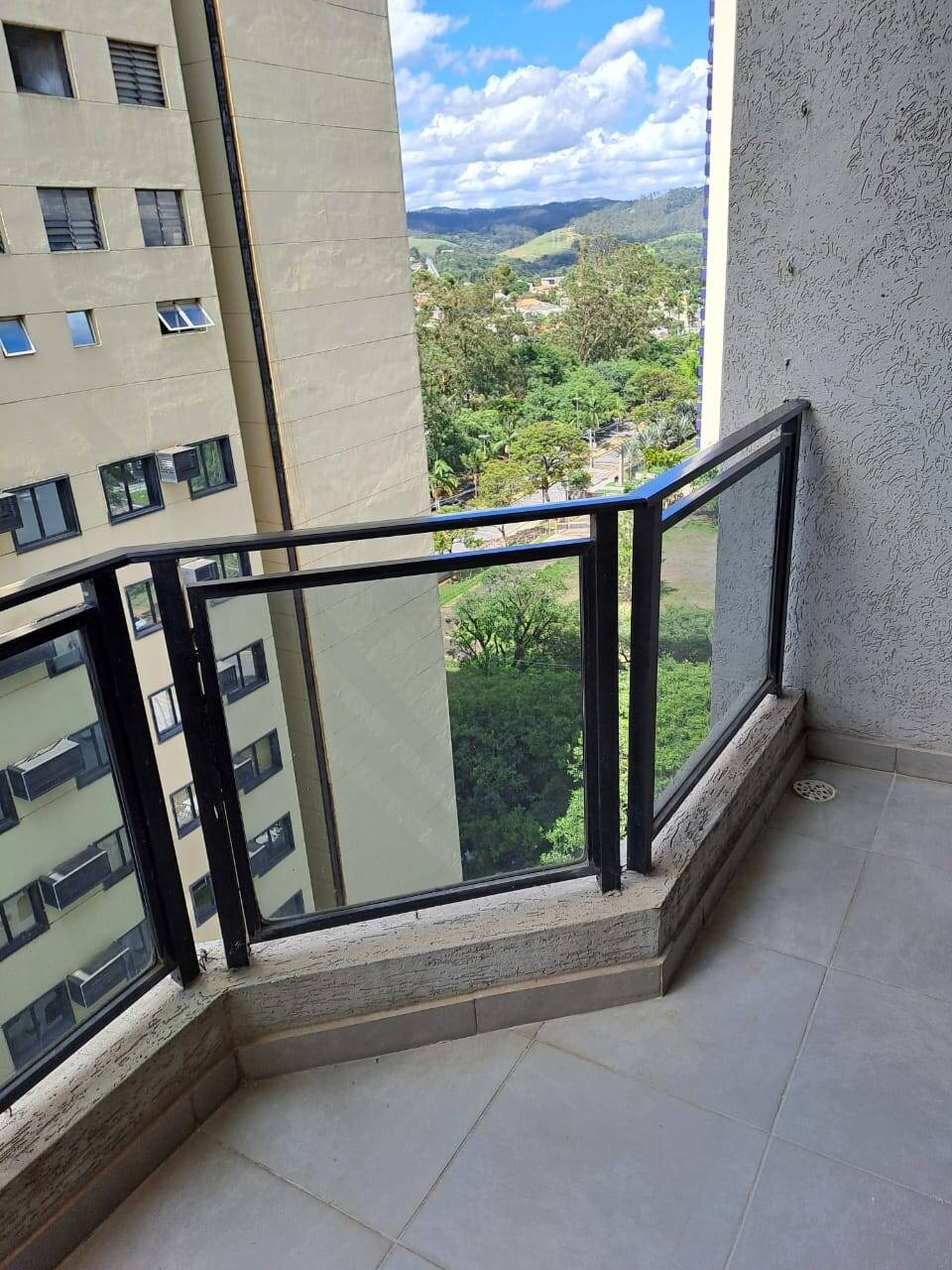 Apartamento para alugar com 3 quartos, 130m² - Foto 12