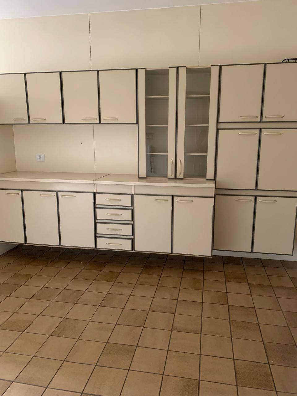 Apartamento para alugar com 4 quartos, 278m² - Foto 3