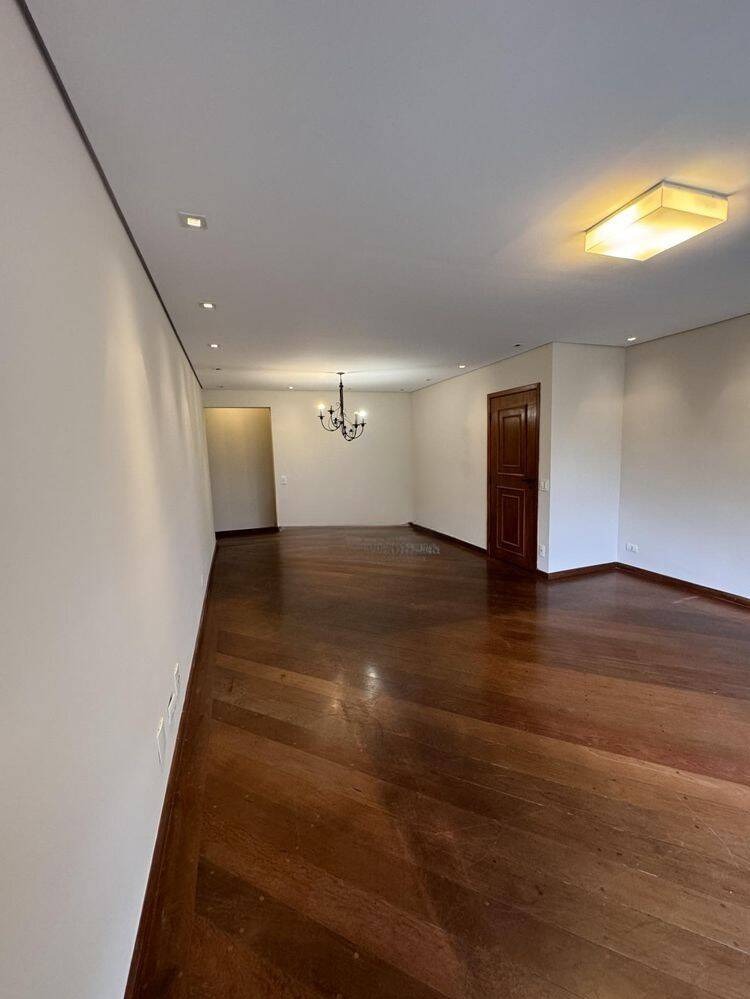 Apartamento para alugar com 3 quartos, 160m² - Foto 3