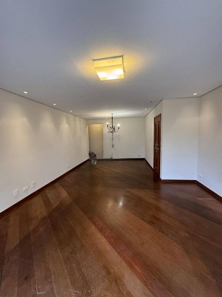 Apartamento para alugar com 3 quartos, 160m² - Foto 5