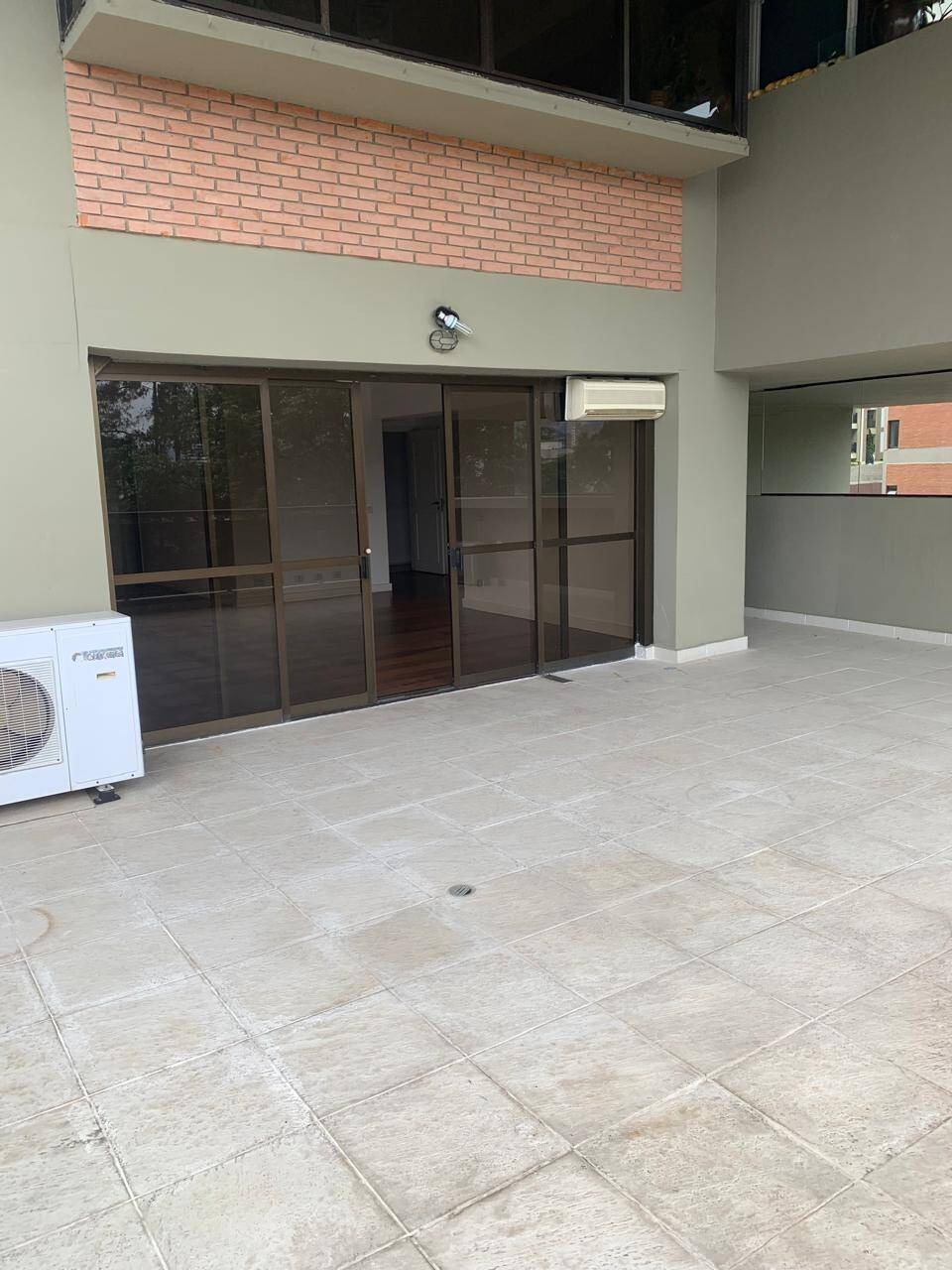 Apartamento para alugar com 4 quartos, 278m² - Foto 2