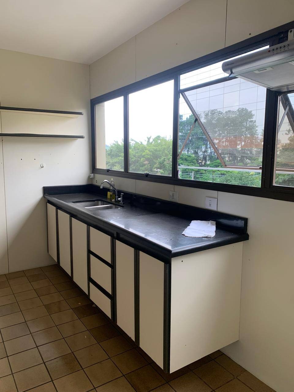 Apartamento para alugar com 4 quartos, 278m² - Foto 5