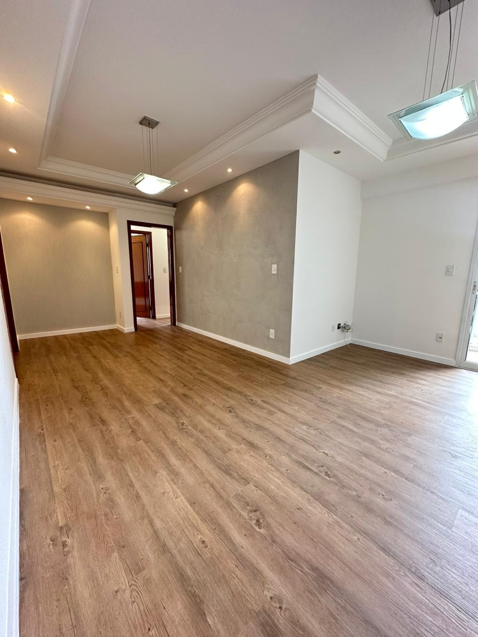 Apartamento à venda com 3 quartos, 85m² - Foto 4