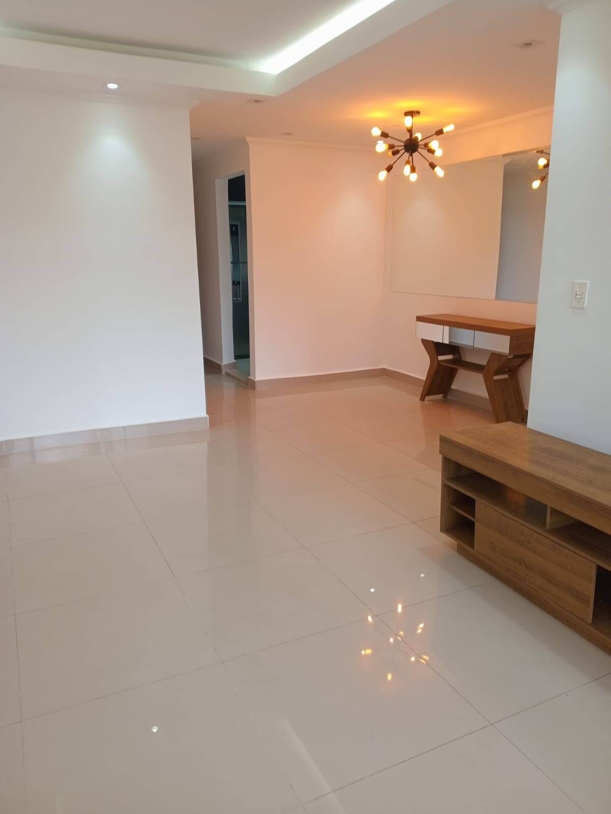 Apartamento Semi-Mobiliado com 3 Dormitórios no Tamboré - Lazer Completo