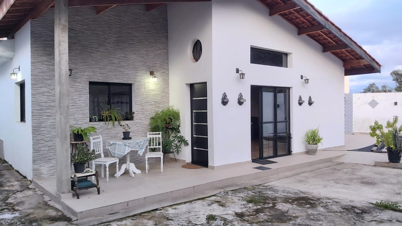 Casa Térrea em Sorocaba - 3 Dormitórios, Área de Lazer Completa e Excelente Localização