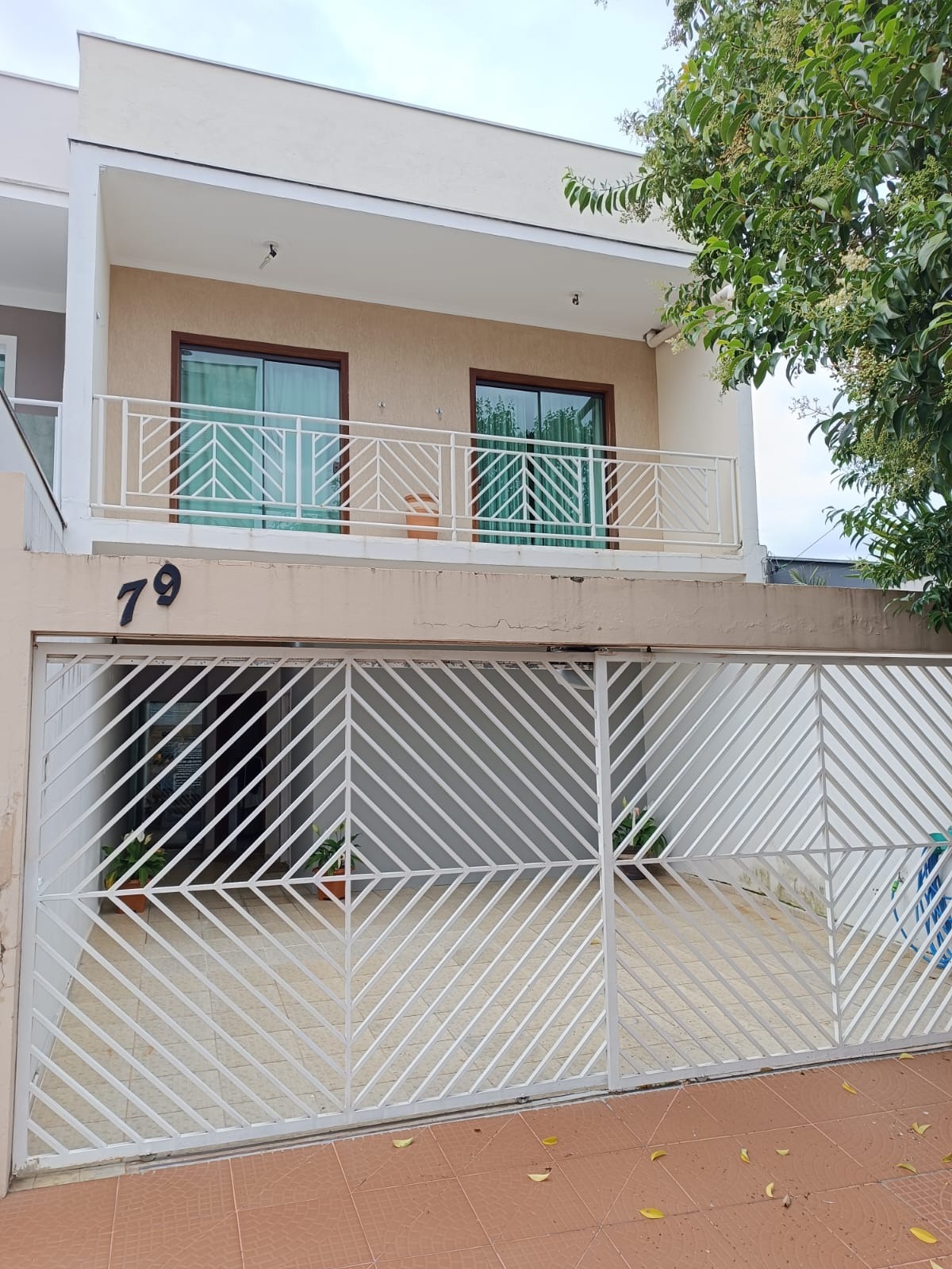 Sobrado de 3 Dormitórios à Venda no Jardim Karolyne, Votorantim - 280 m²