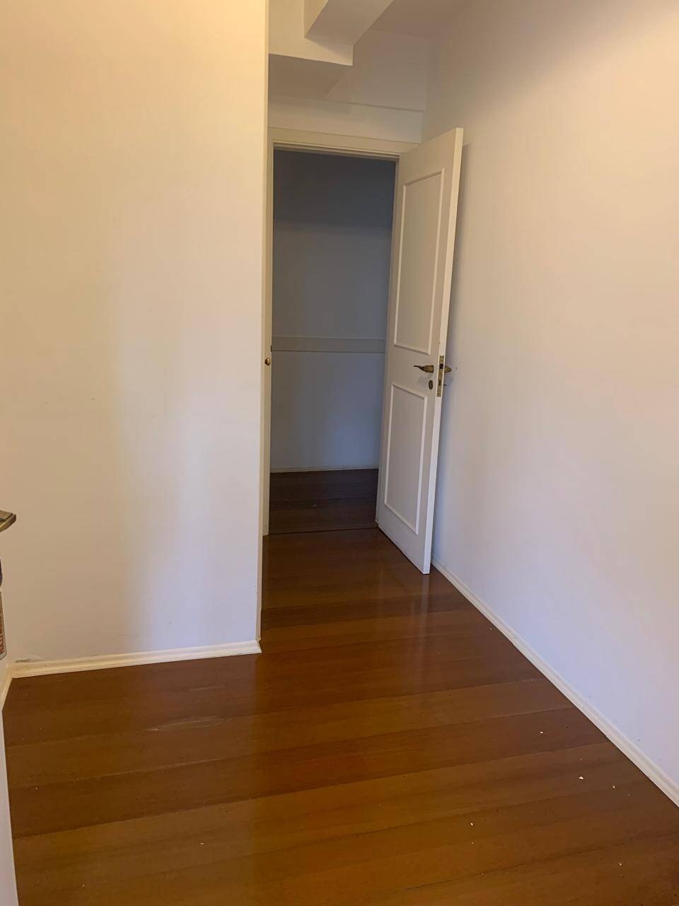 Apartamento para alugar com 4 quartos, 278m² - Foto 12