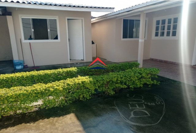 Casa à venda com 4 quartos, 100m² - Foto 1