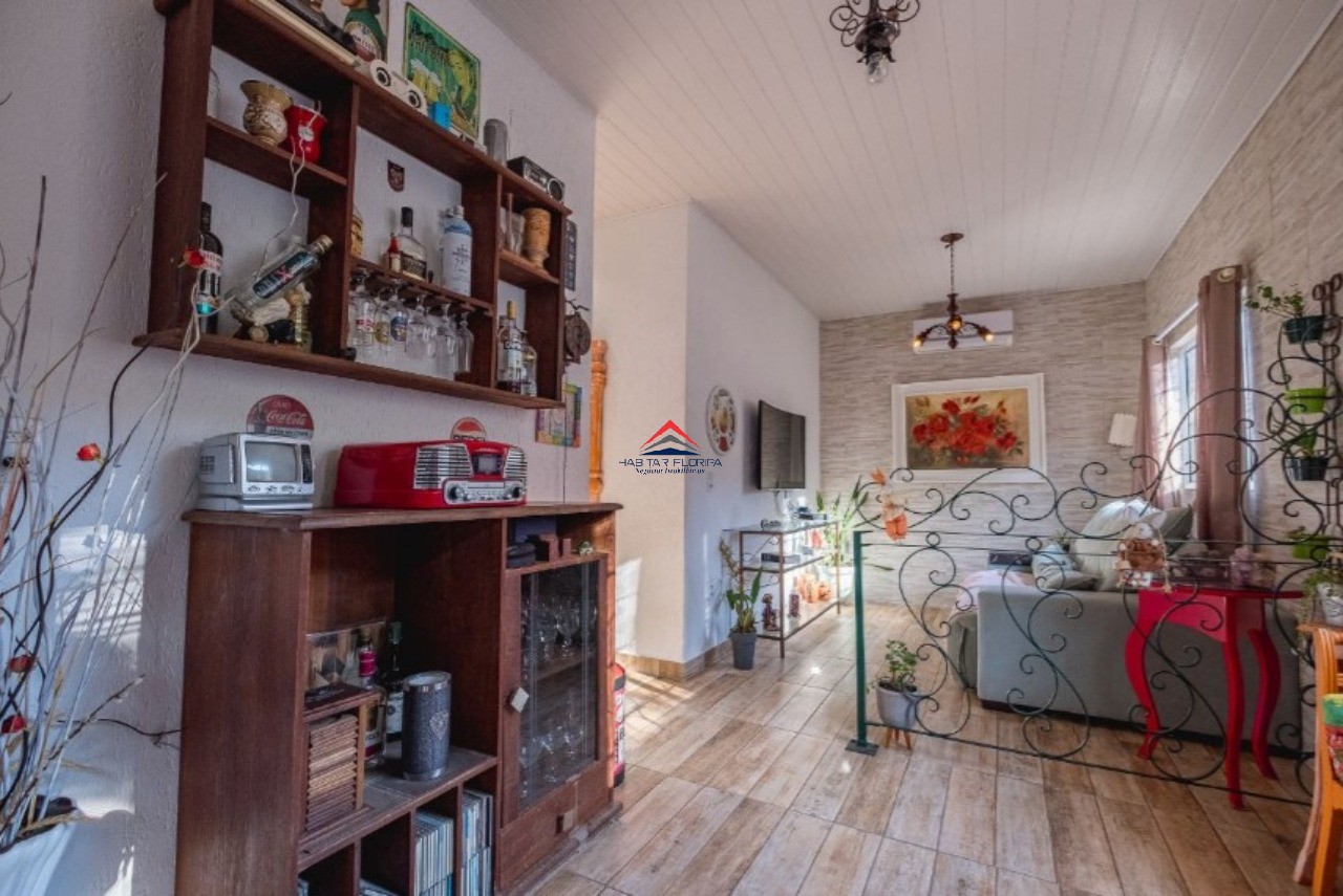 Casa à venda com 4 quartos, 80m² - Foto 3