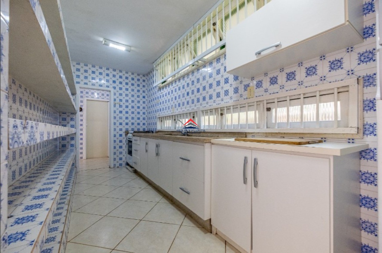 Casa à venda com 4 quartos, 150m² - Foto 13