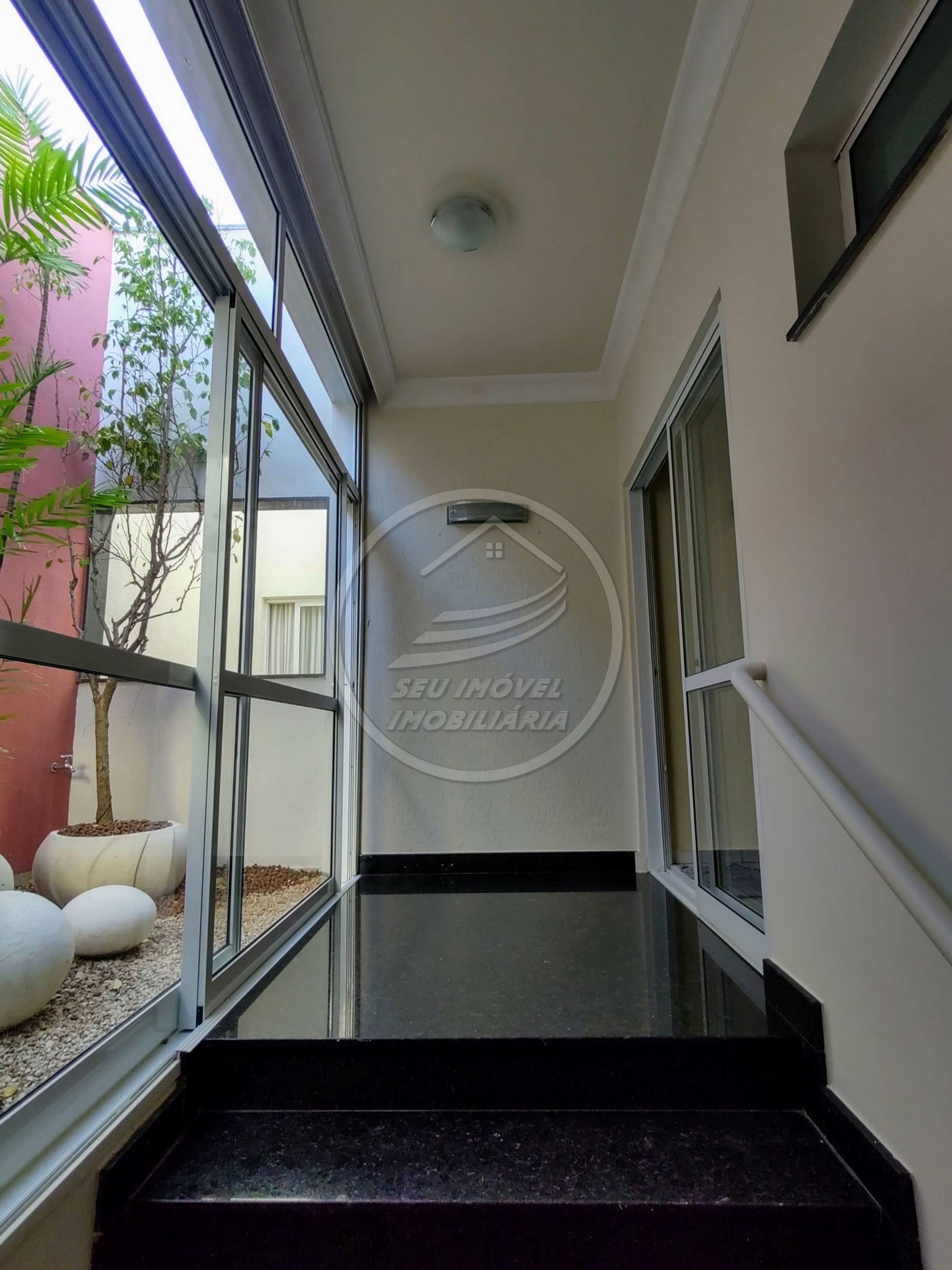 Apartamento, 3 quartos, 375 m² - Foto 2