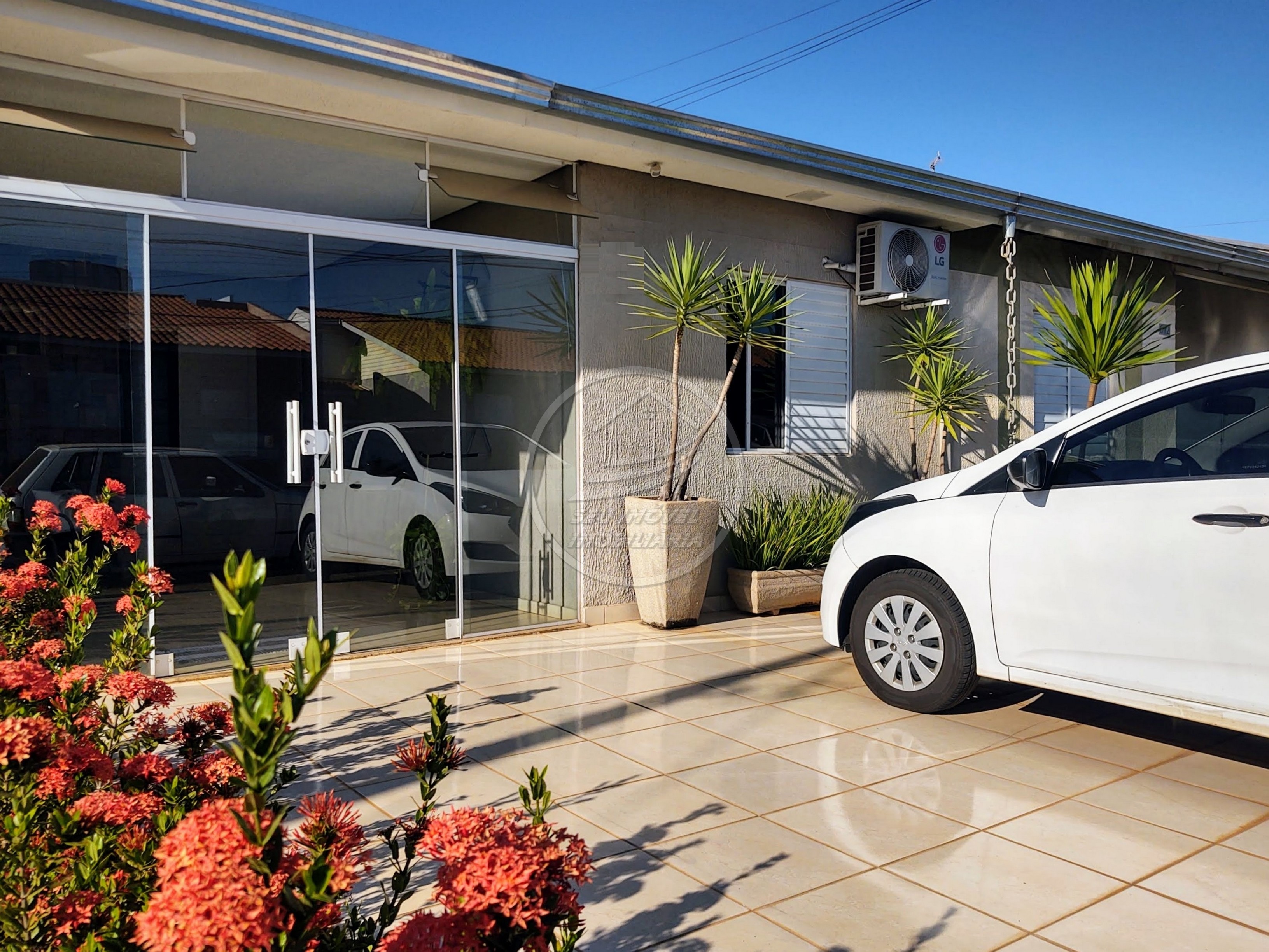 Casa à venda com 3 quartos, 110m² - Foto 2
