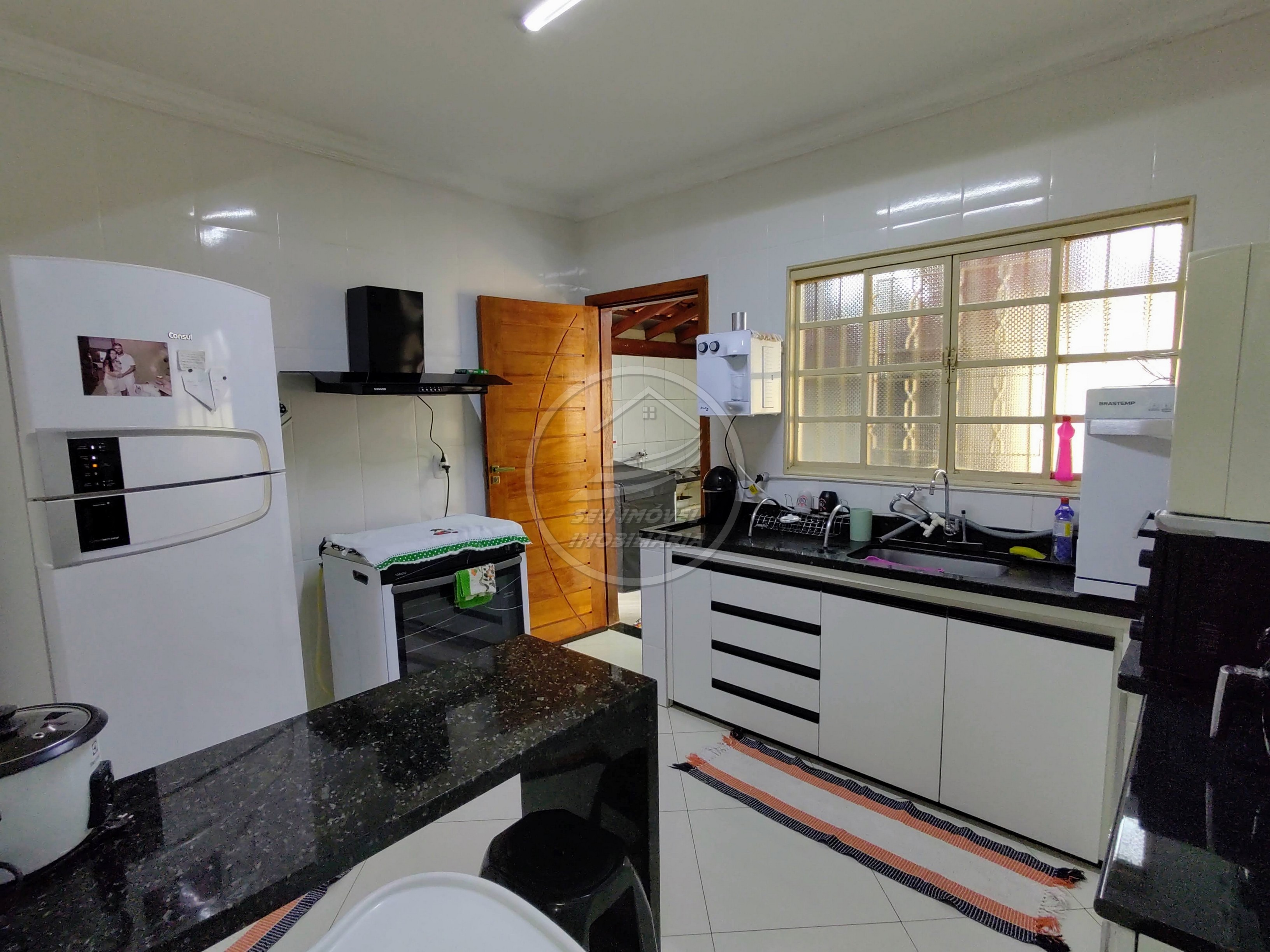 Casa à venda com 3 quartos, 153m² - Foto 1