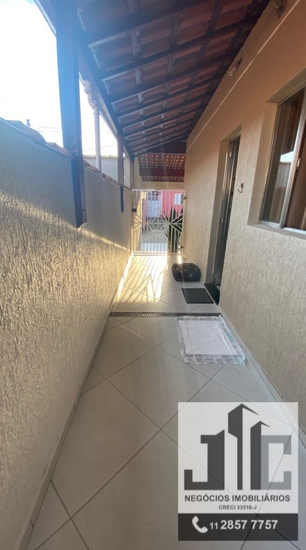 Casa à venda com 2 quartos, 100m² - Foto 2