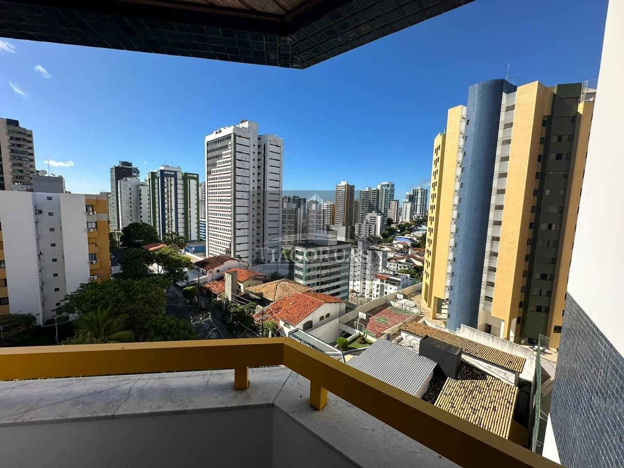 Apartamento - Caminho das árvores