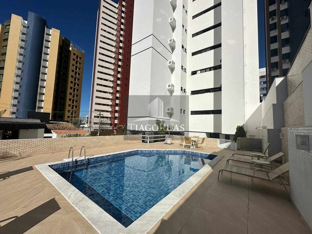 Apartamento - Caminho das árvores