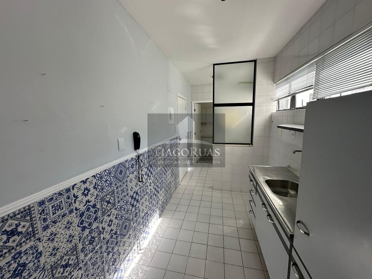 Apartamento - Caminho das árvores