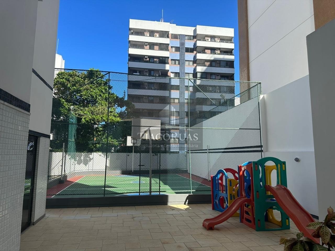 Apartamento - Caminho das árvores