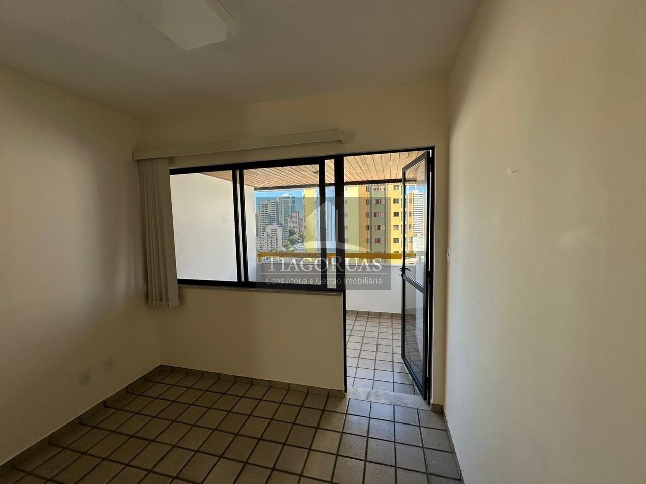 Apartamento - Caminho das árvores