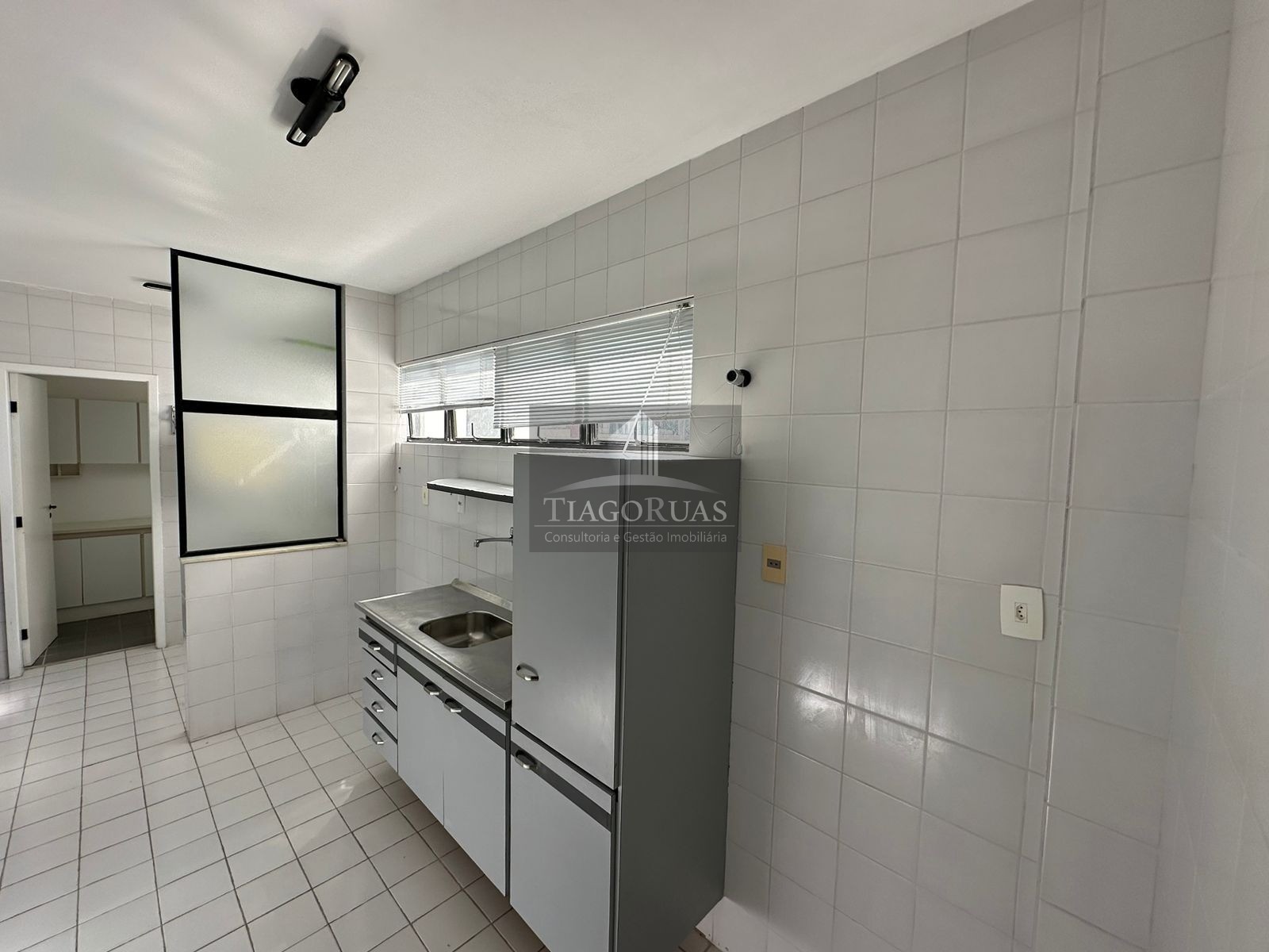 Apartamento - Caminho das árvores
