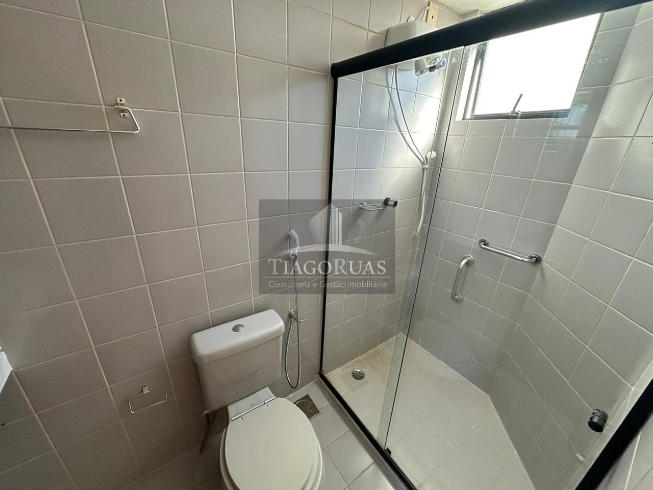 Apartamento - Caminho das árvores