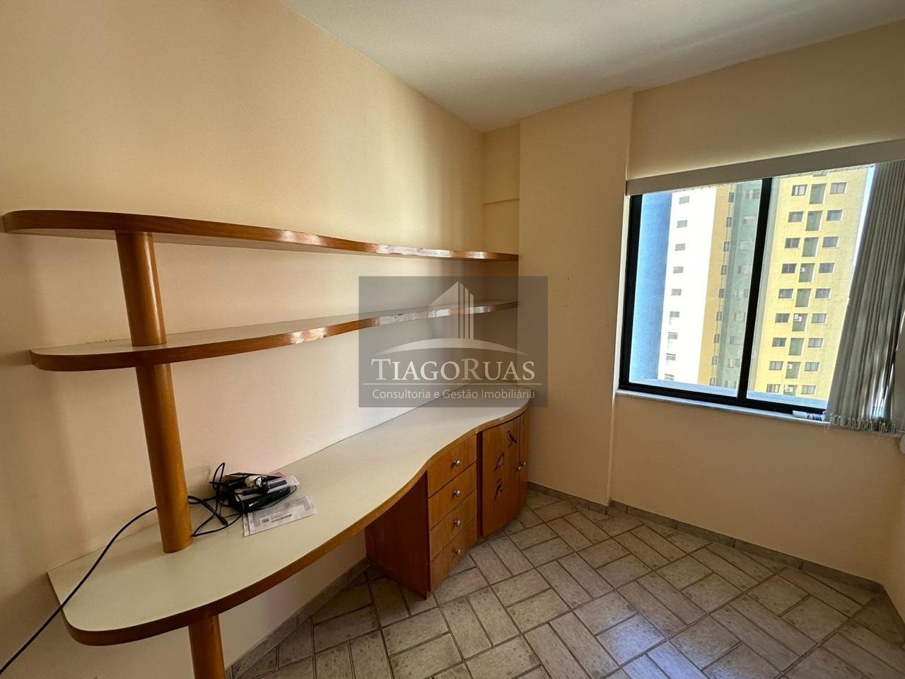Apartamento - Caminho das árvores