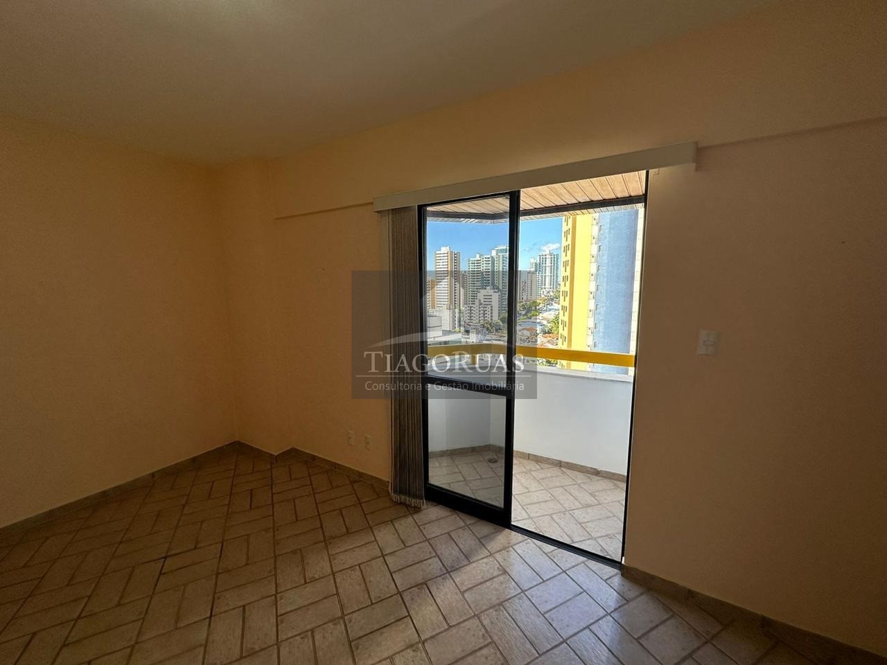Apartamento - Caminho das árvores