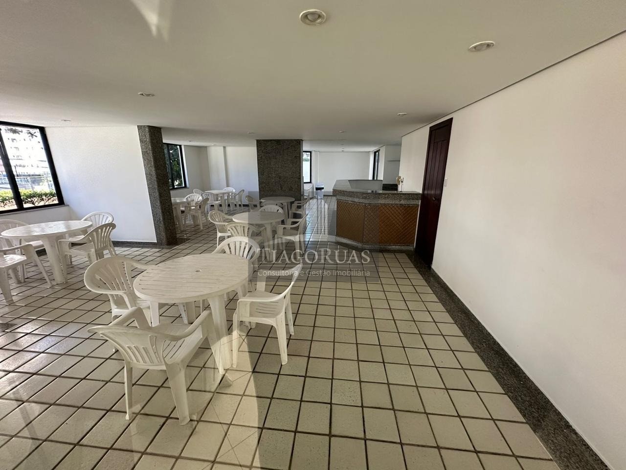 Apartamento - Caminho das árvores