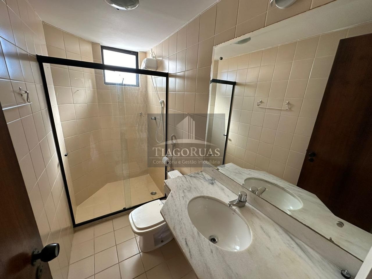 Apartamento - Caminho das árvores