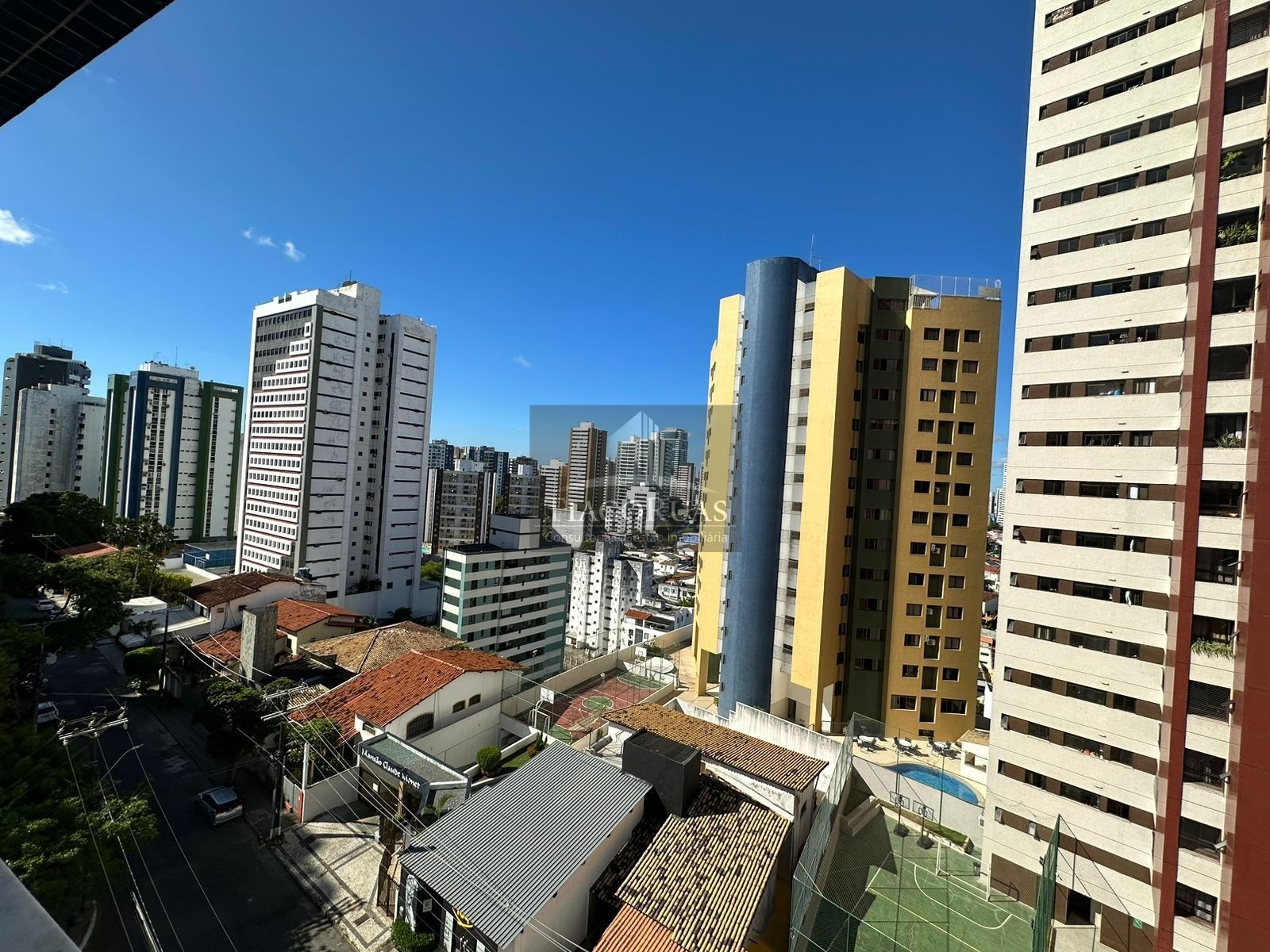 Apartamento - Caminho das árvores