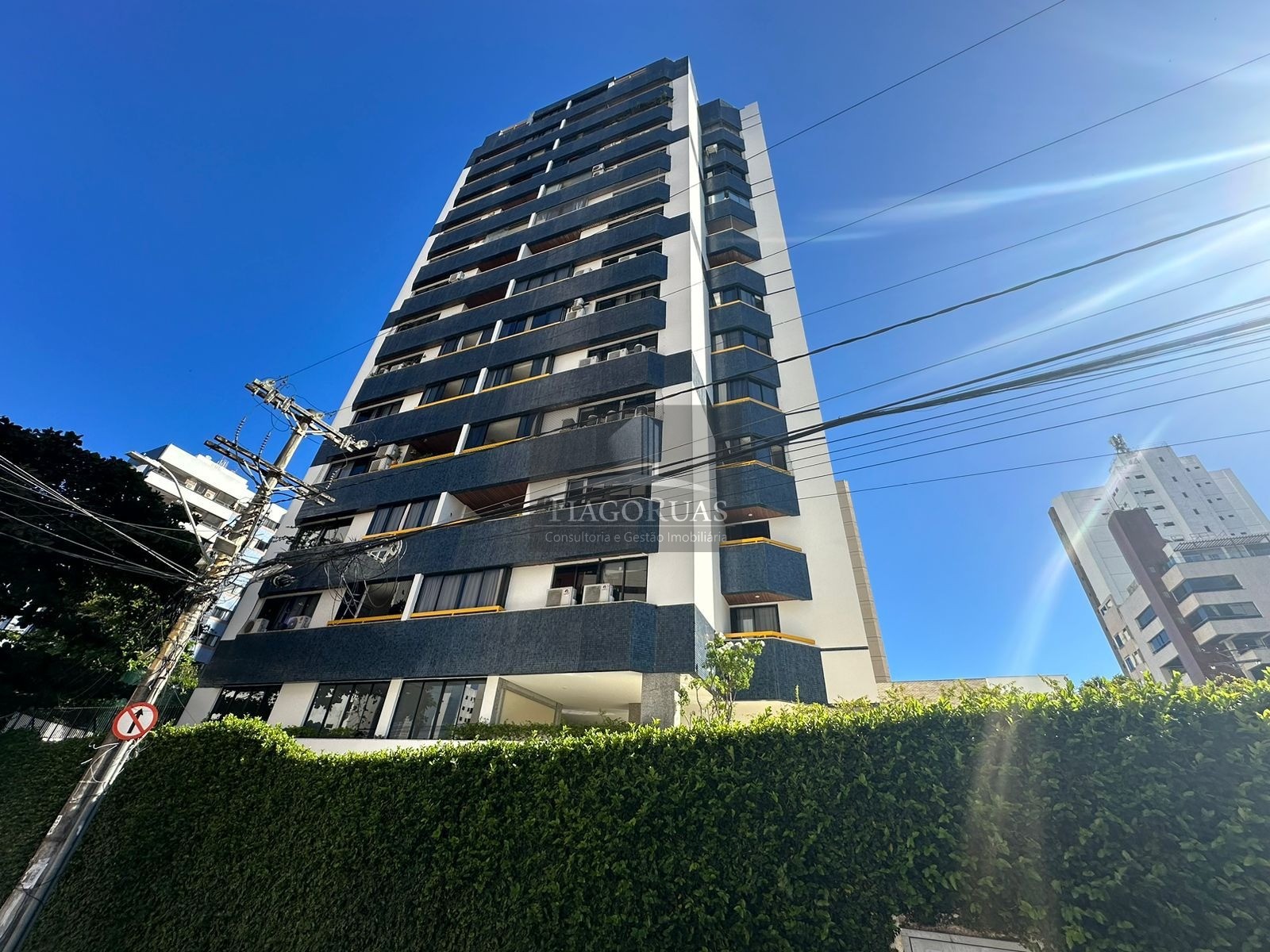 Apartamento - Caminho das árvores