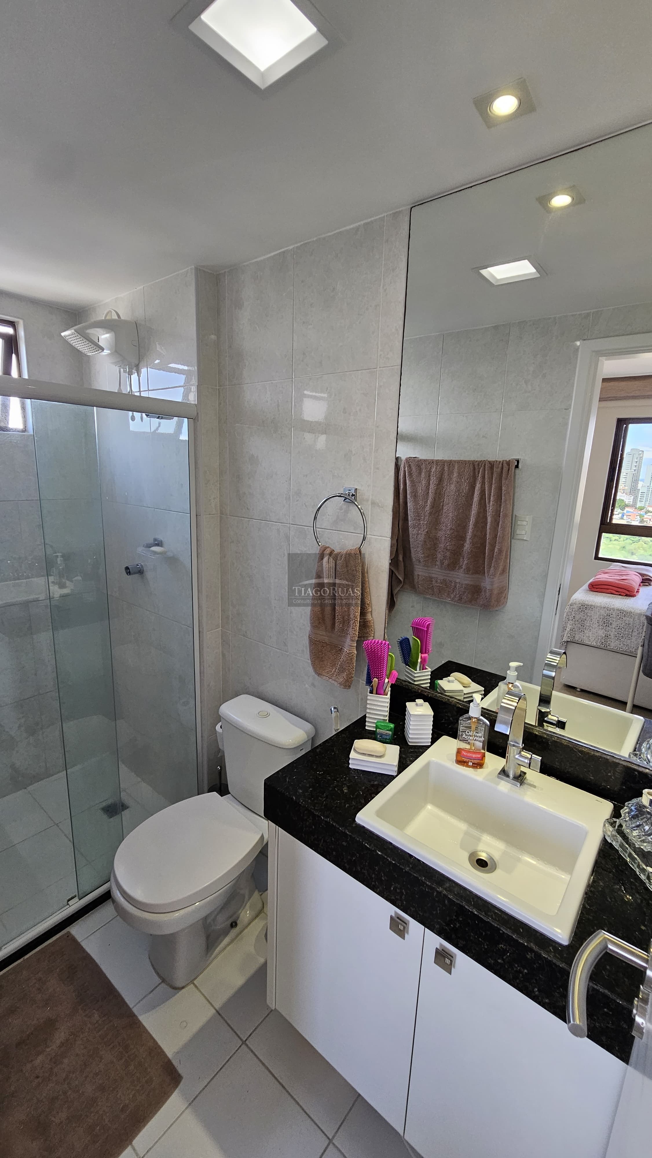 Apartamento - Caminho das árvores