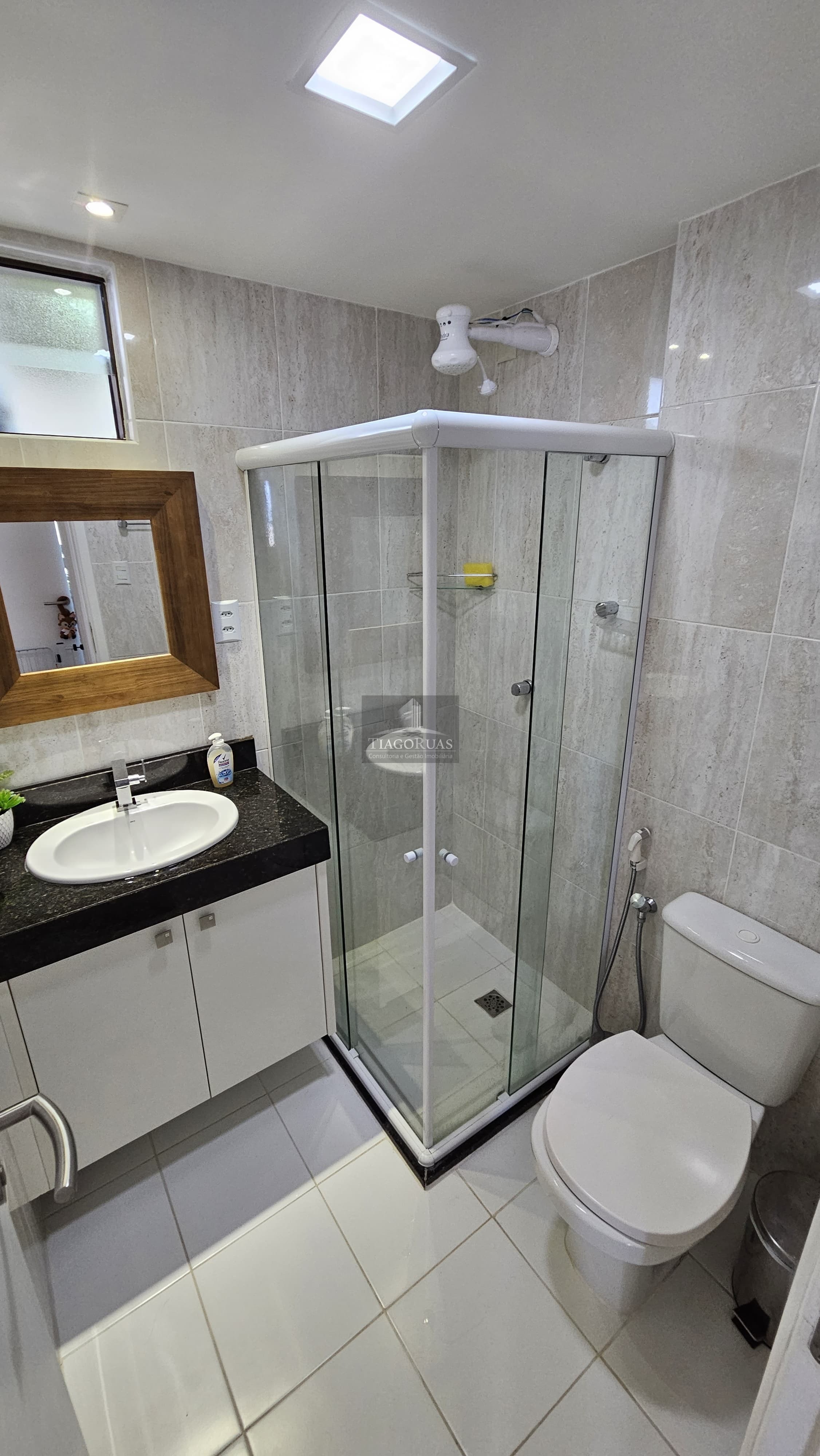Apartamento - Caminho das árvores