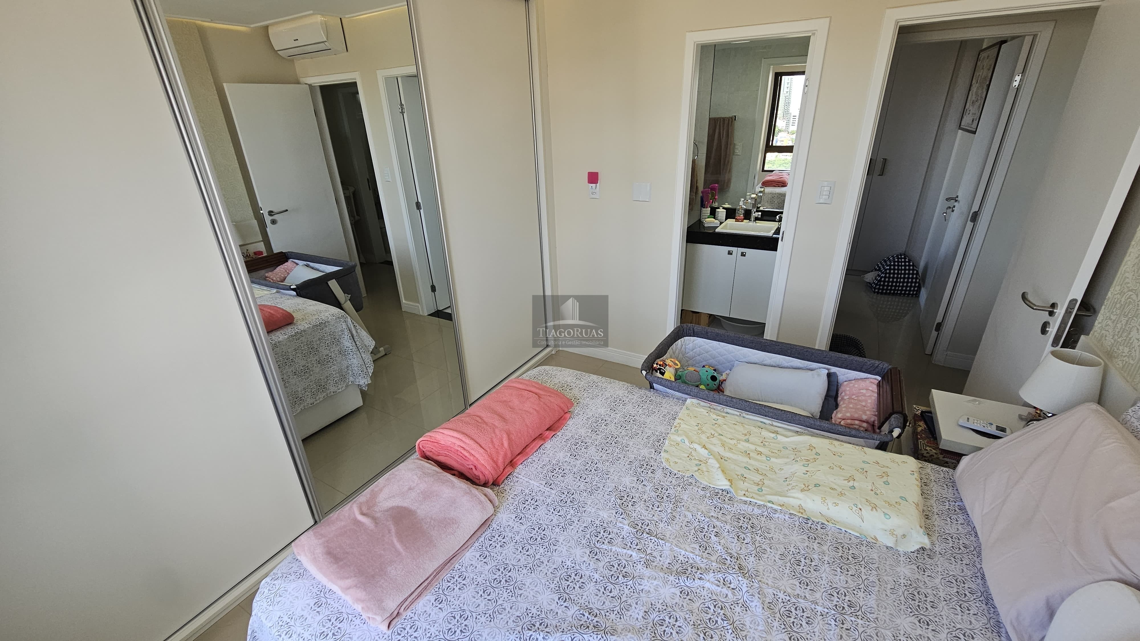 Apartamento - Caminho das árvores