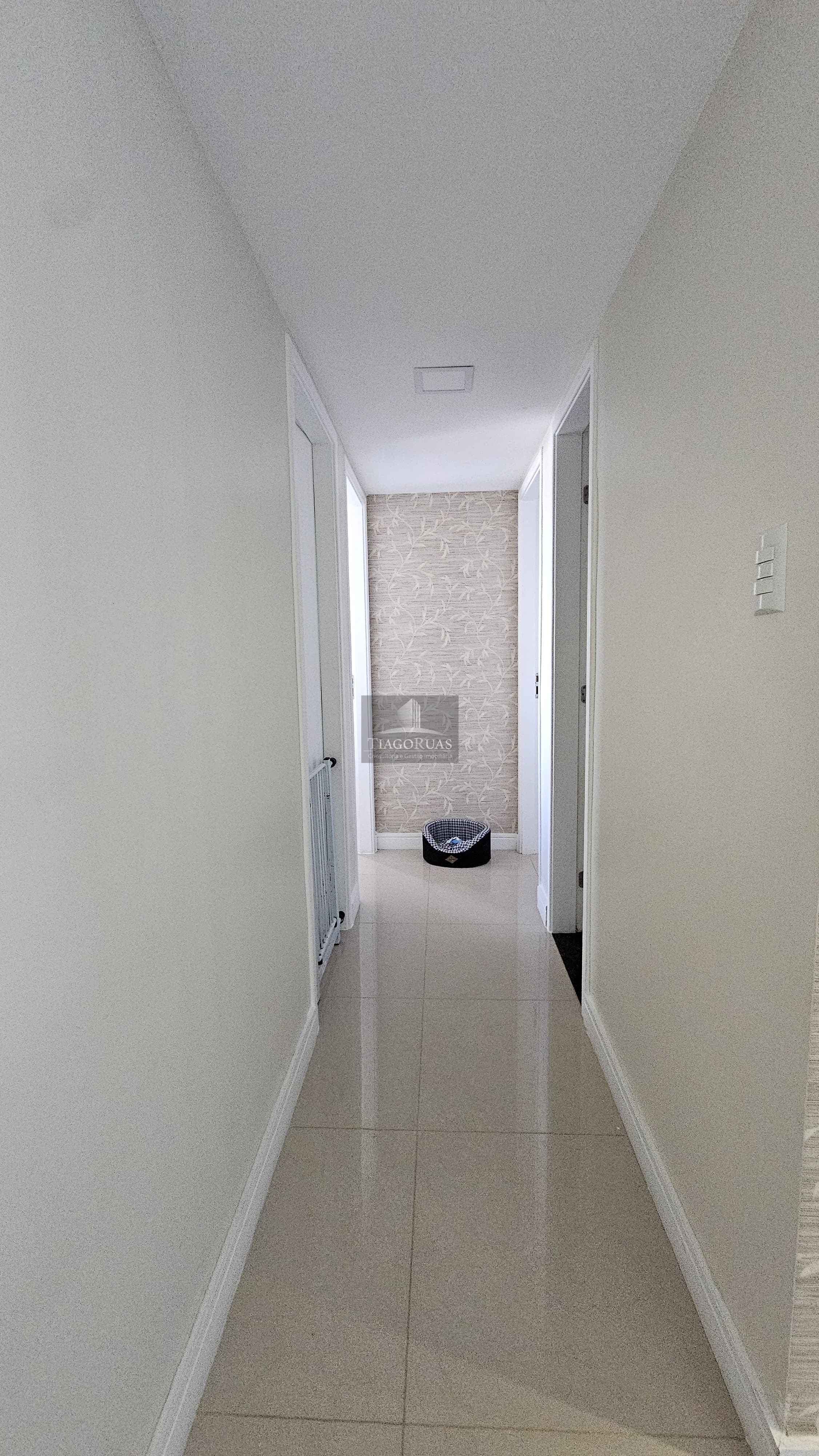 Apartamento - Caminho das árvores