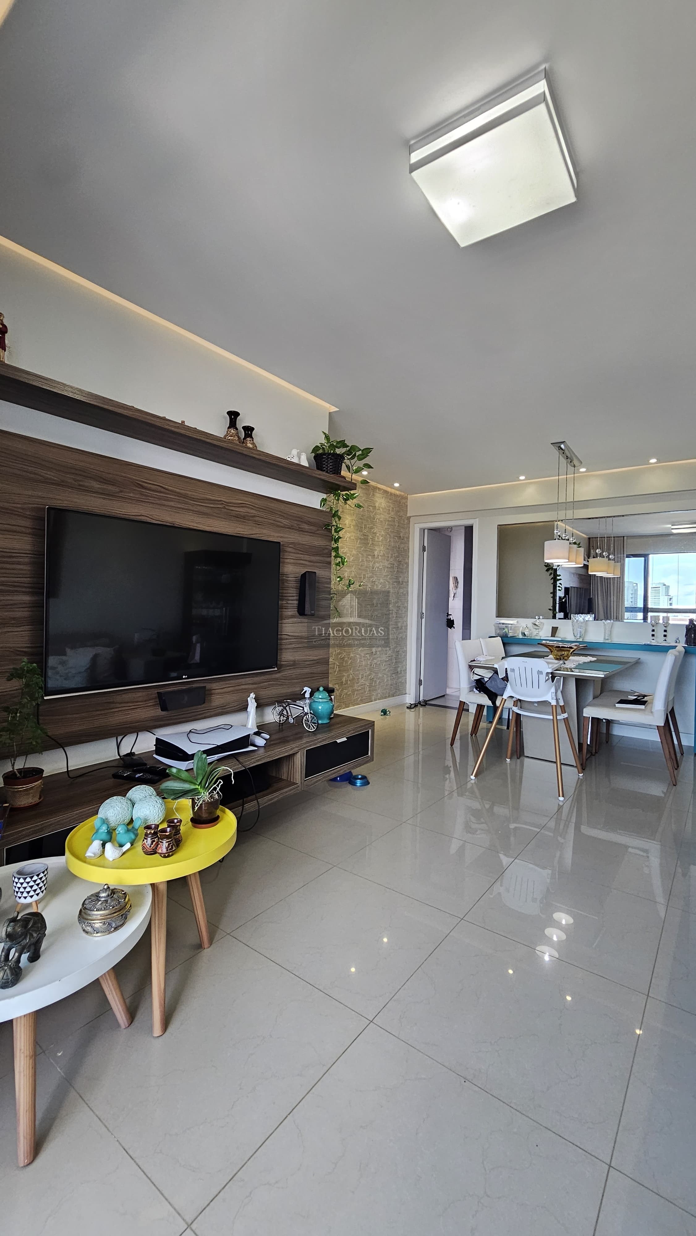 Apartamento - Caminho das árvores