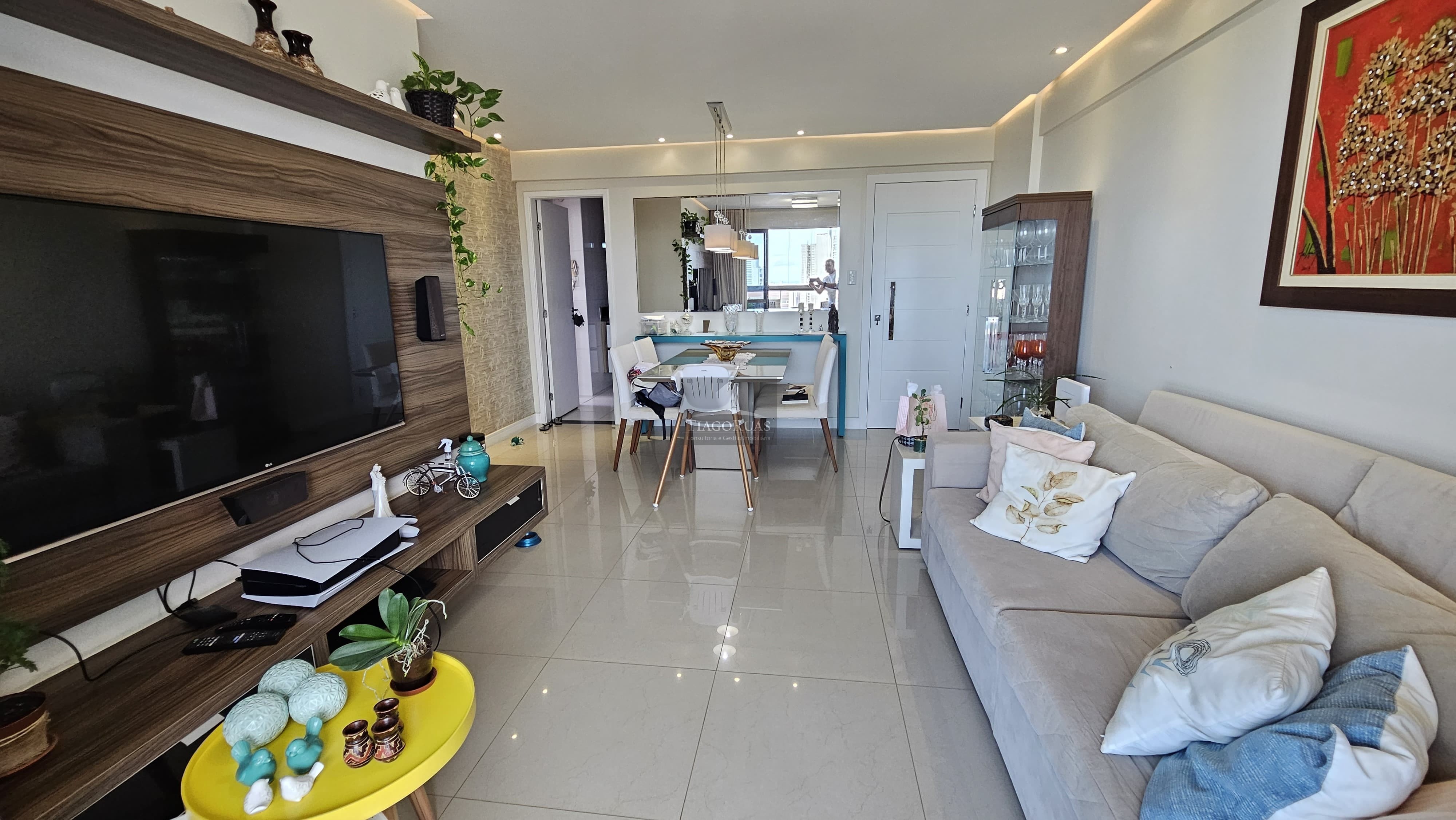 Apartamento - Caminho das árvores