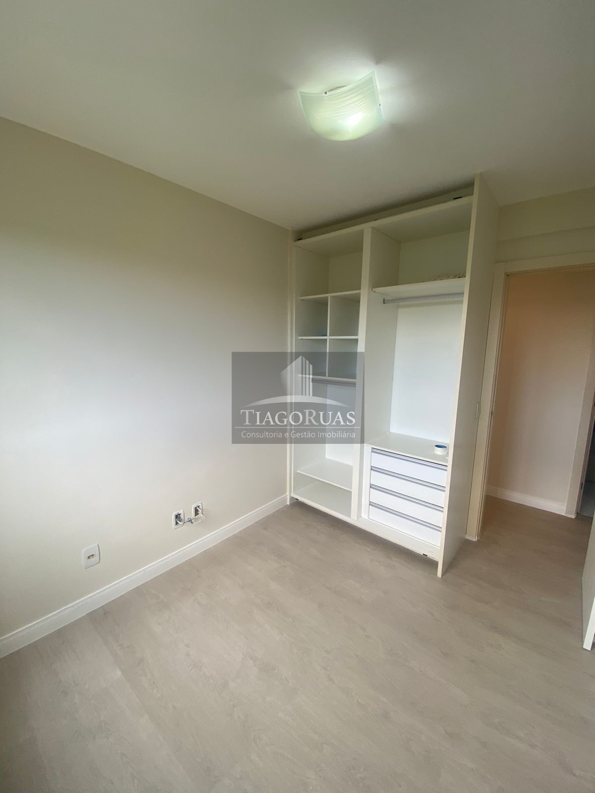 Apartamento - Paralela