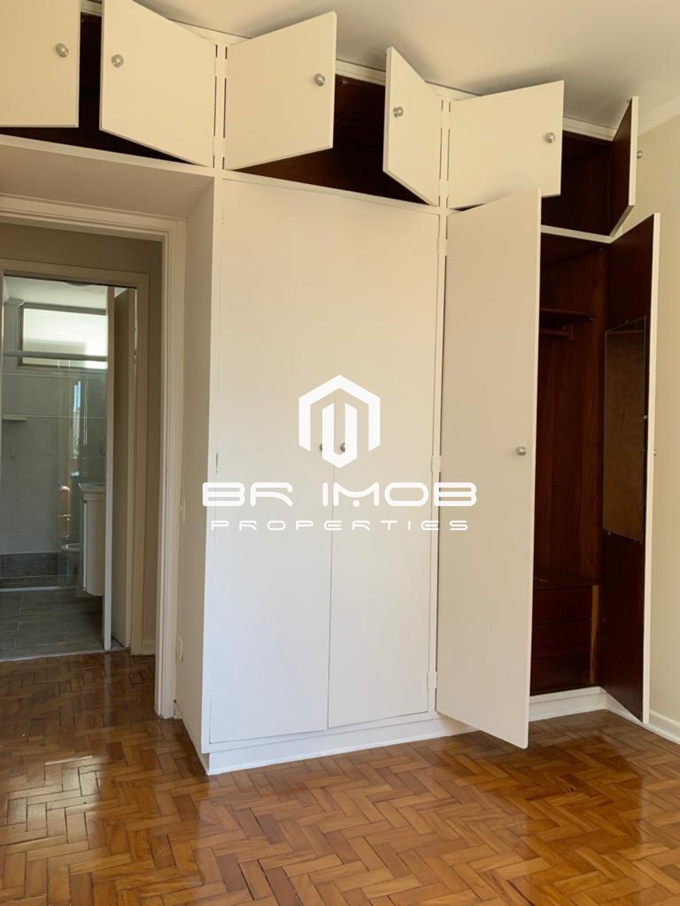 Apartamento à venda com 3 quartos, 110m² - Foto 8