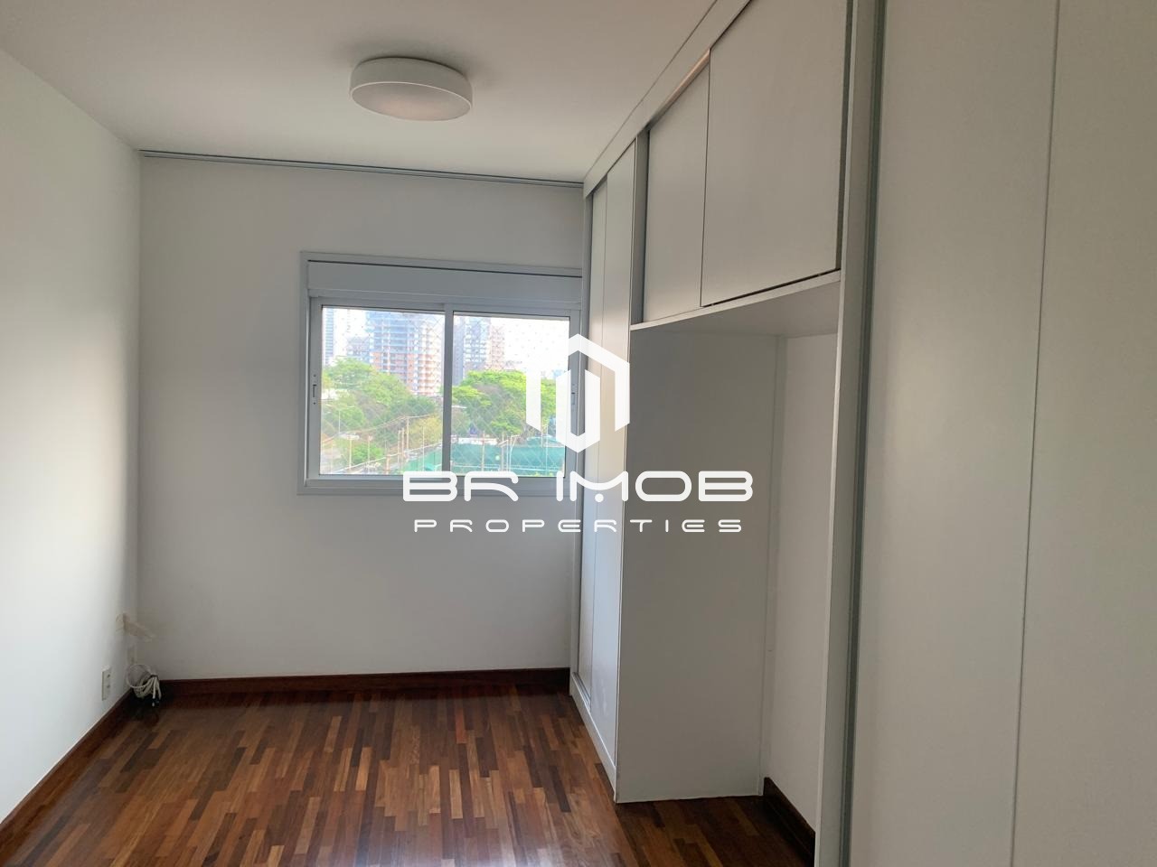 Apartamento para alugar com 2 quartos, 75m² - Foto 12