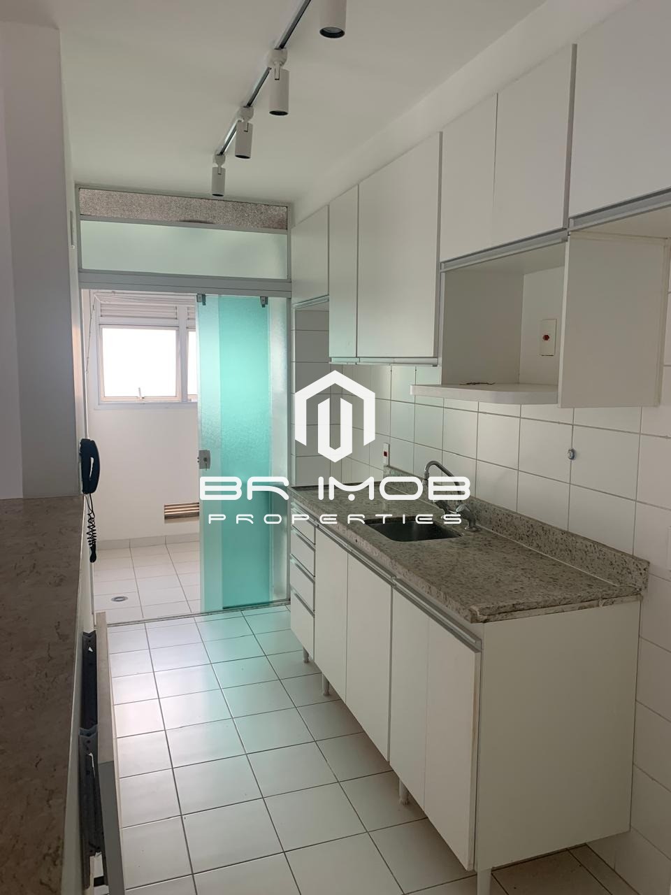 Apartamento para alugar com 2 quartos, 75m² - Foto 17