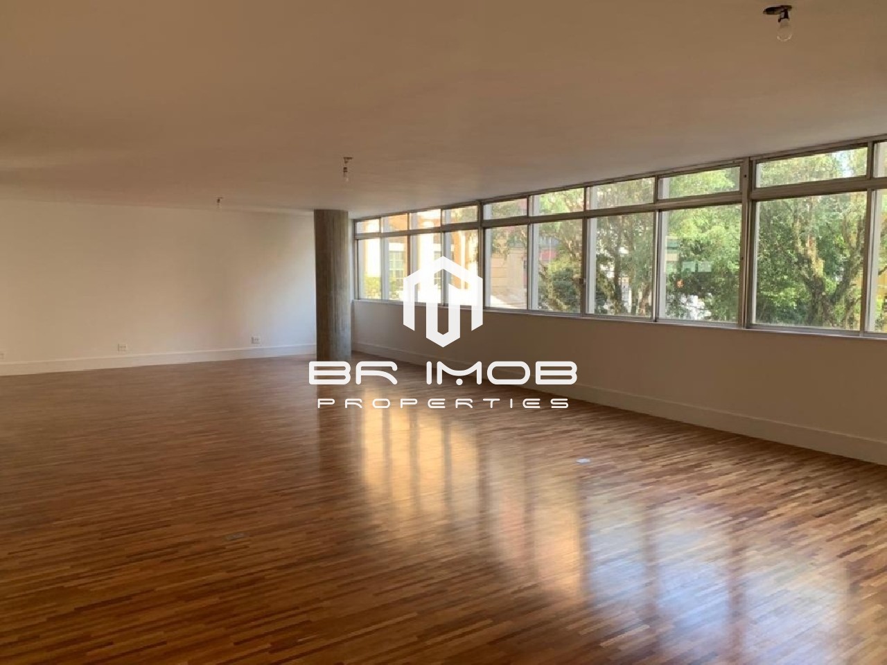 Apartamento à venda com 3 quartos, 341m² - Foto 1