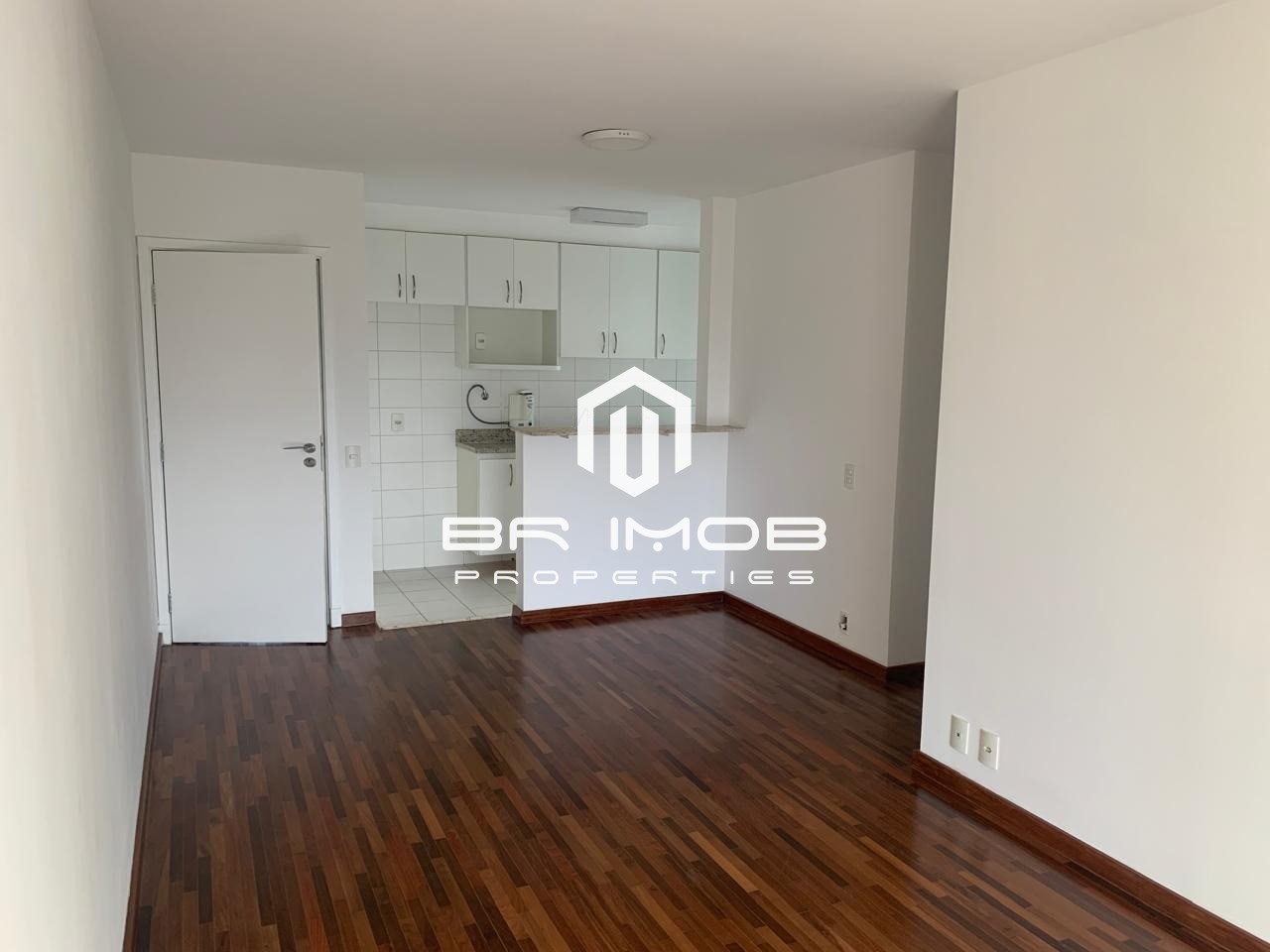 Apartamento para alugar com 2 quartos, 75m² - Foto 2