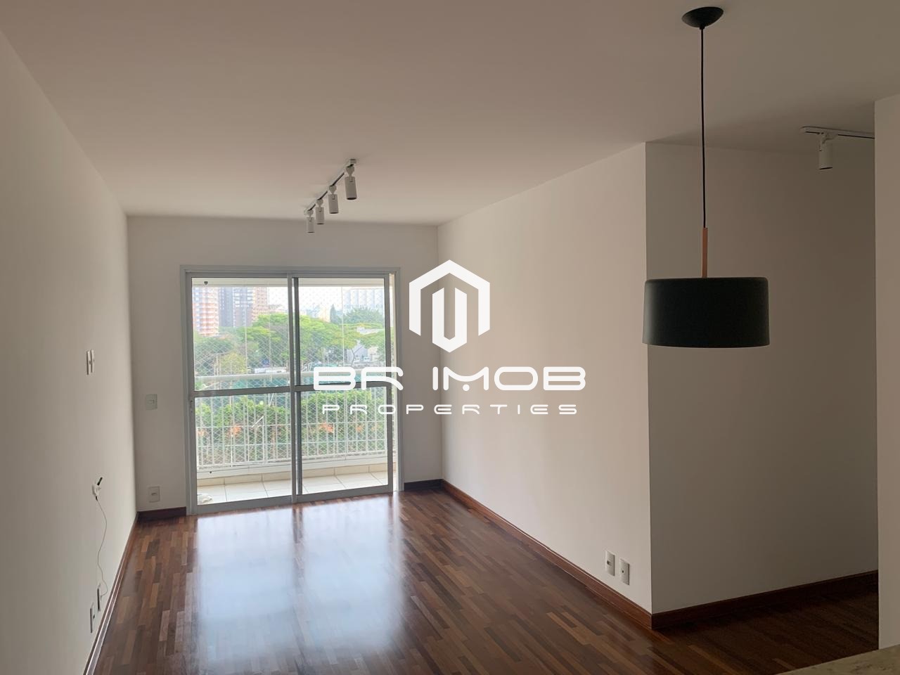 Apartamento para alugar com 2 quartos, 75m² - Foto 1