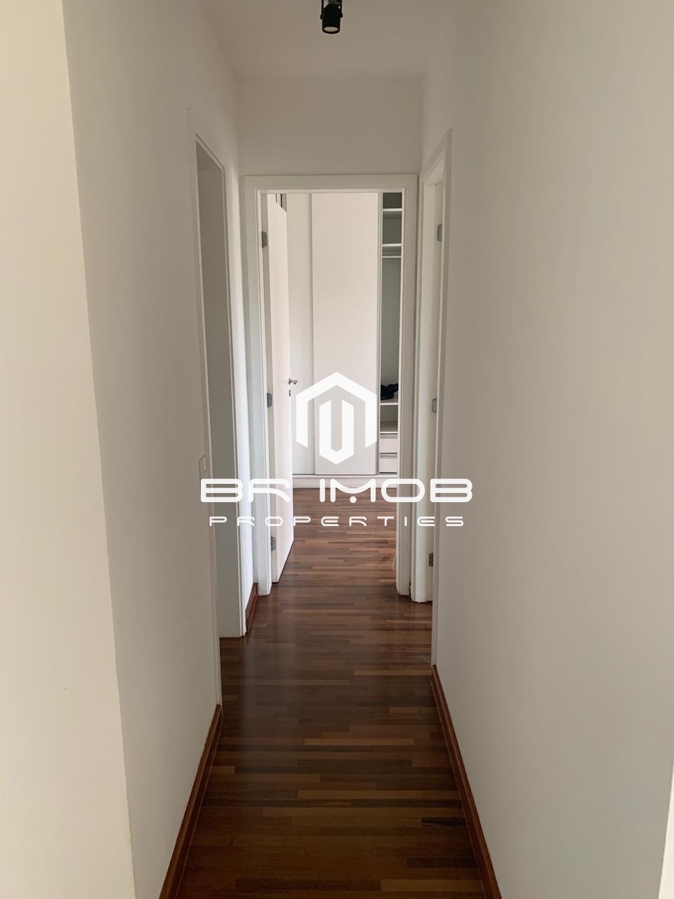 Apartamento para alugar com 2 quartos, 75m² - Foto 9