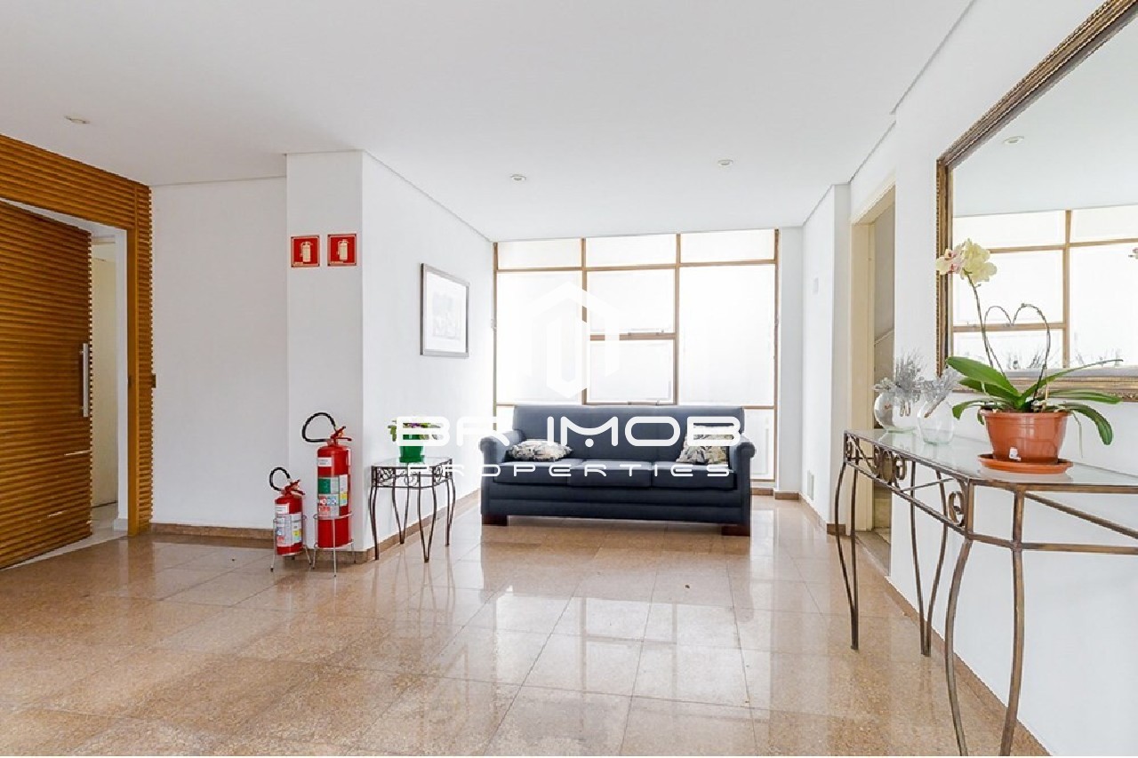 Apartamento à venda com 3 quartos, 130m² - Foto 2