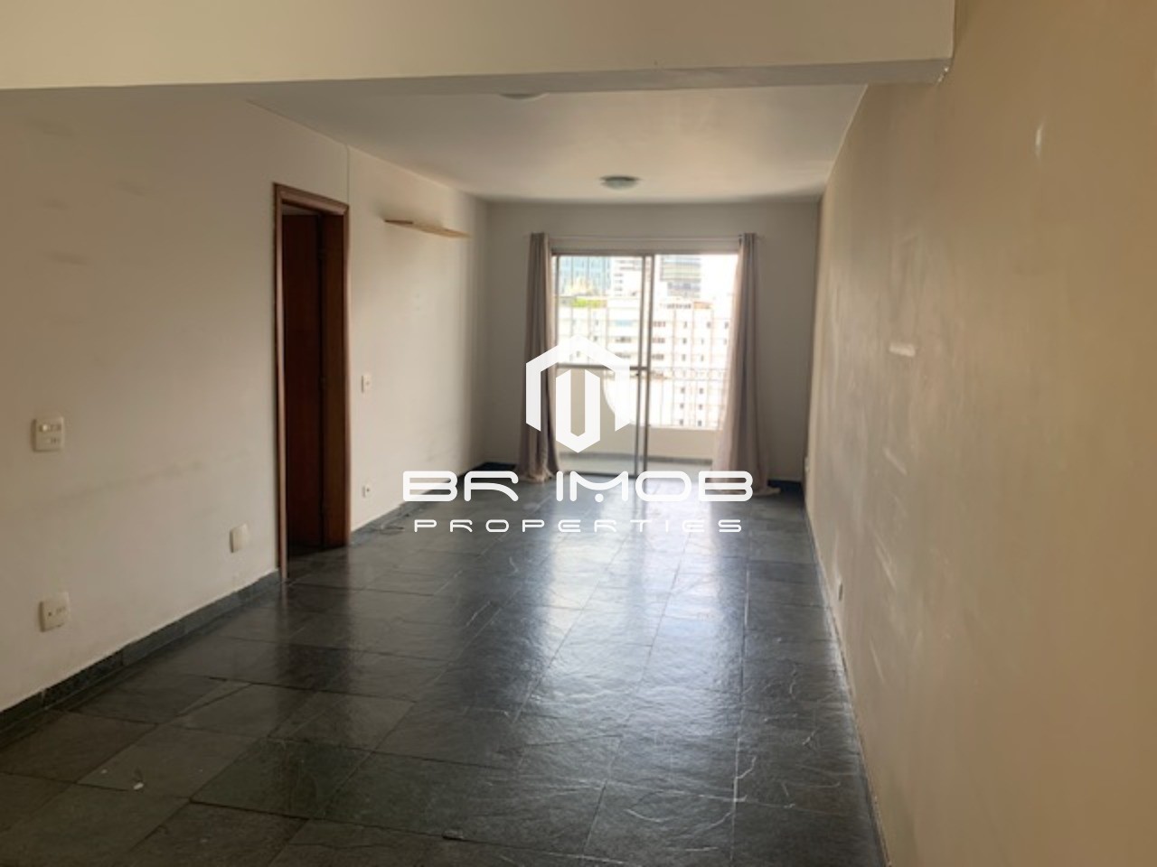 Apartamento à venda com 2 quartos, 78m² - Foto 2