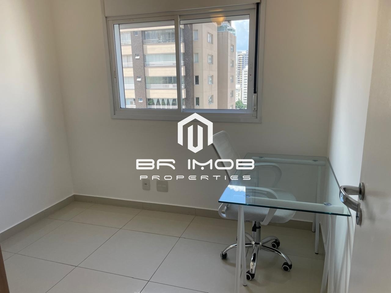 Apartamento para alugar com 3 quartos, 105m² - Foto 12