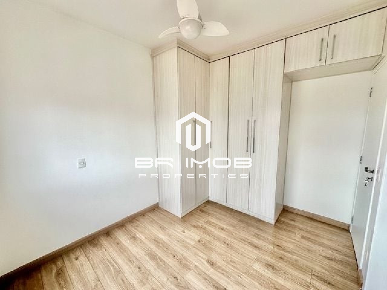 Apartamento à venda com 2 quartos, 74m² - Foto 30