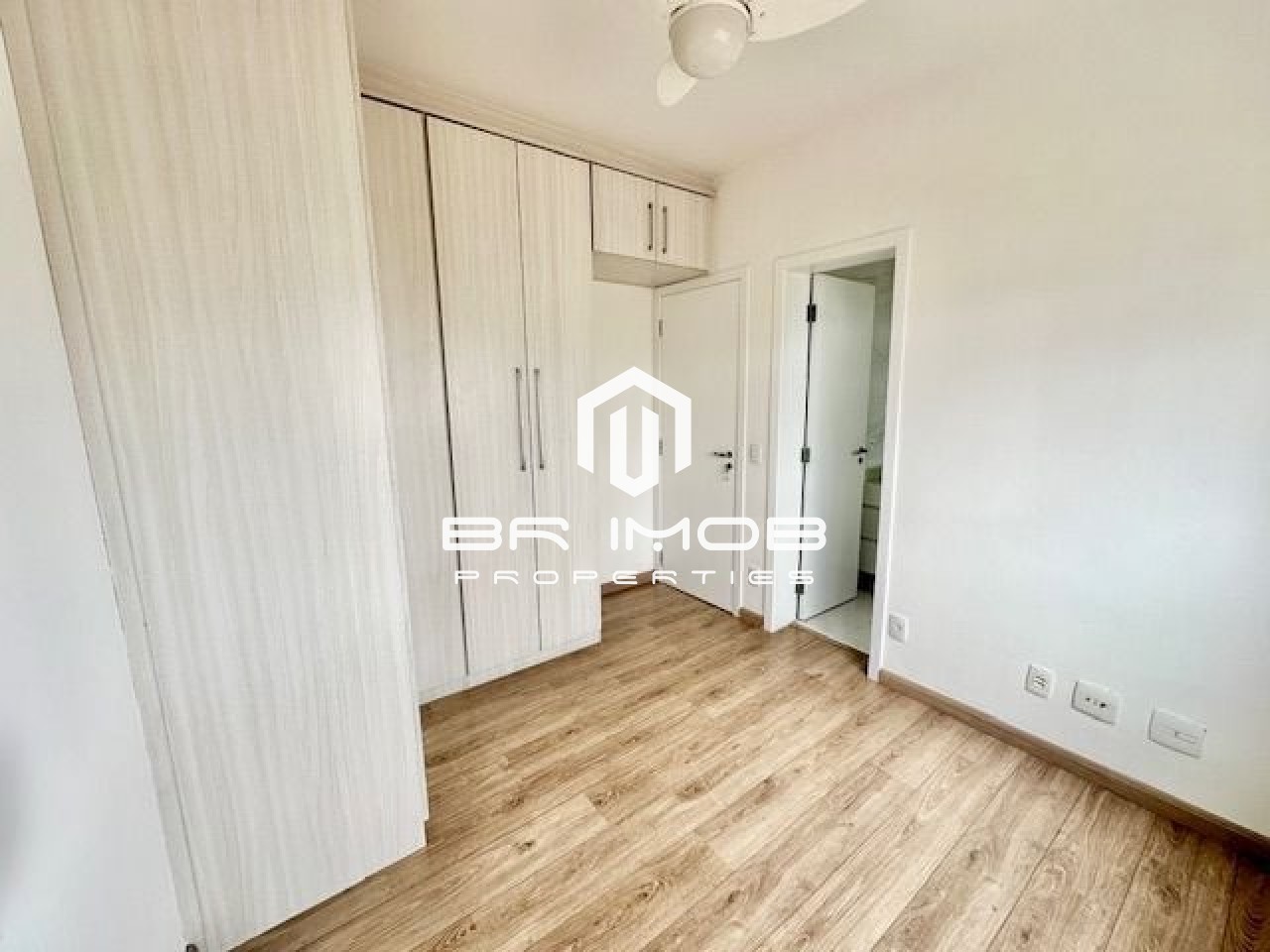 Apartamento à venda com 2 quartos, 74m² - Foto 29